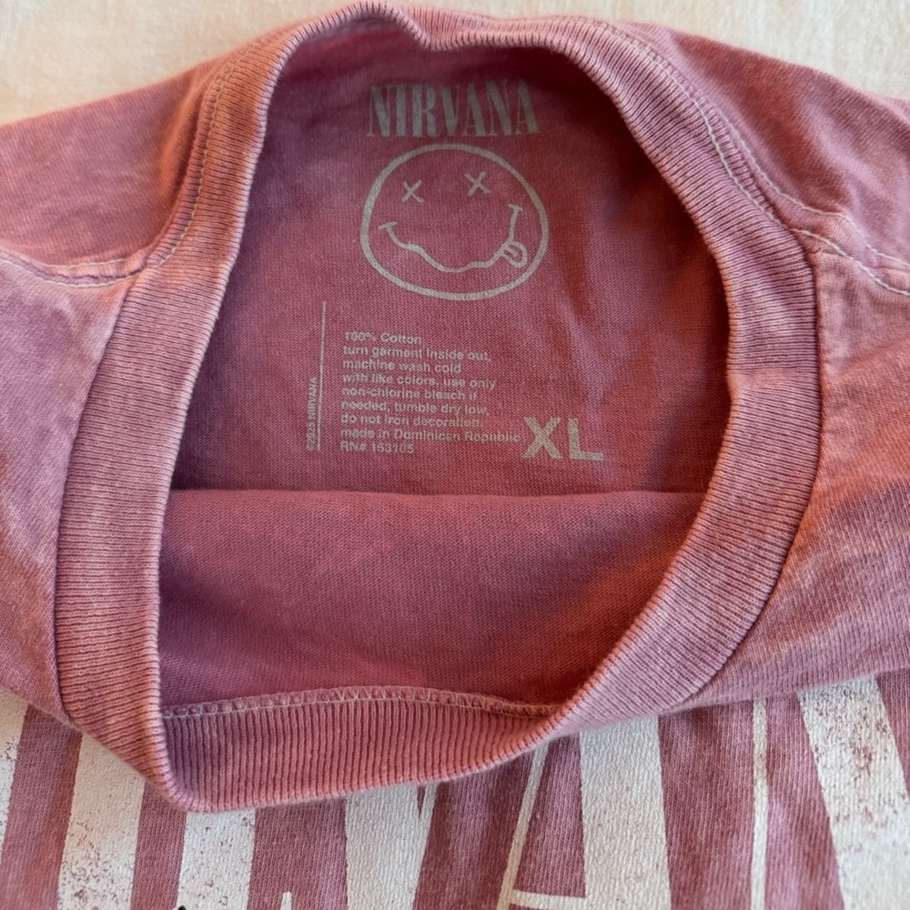 Nirvana Heart Shaped Box Pink Graphic Tee Size XL - Picture 2 of 4